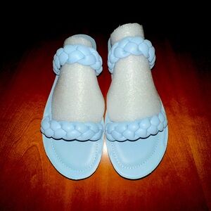 Women’s size 10 M cushionaire Isla sky blue